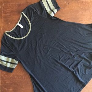 LulaRoe perfect t
